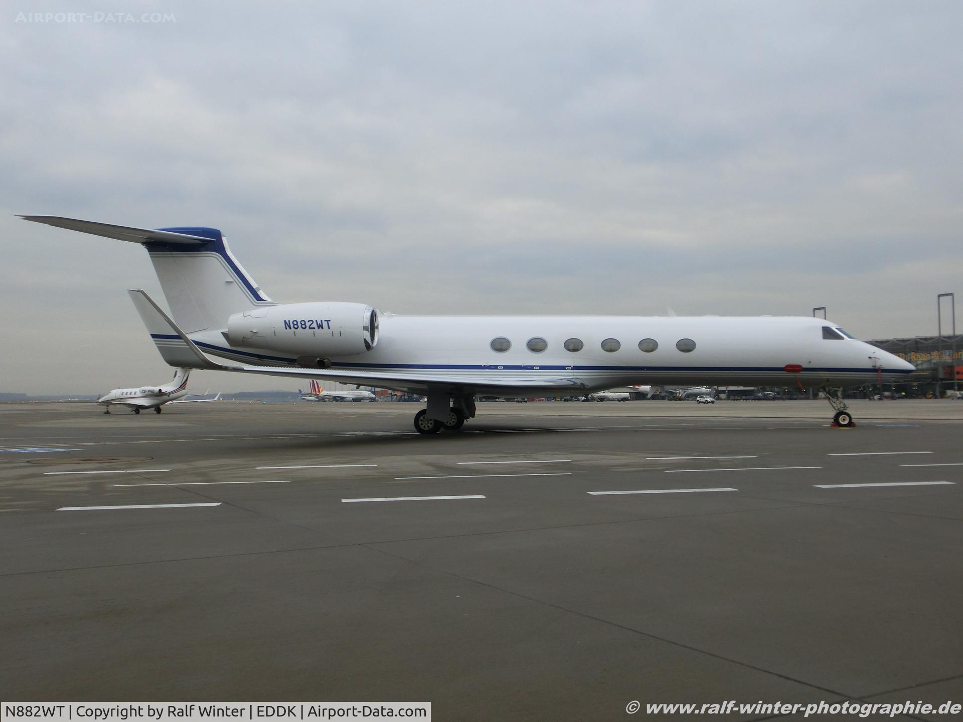 N882WT, 1997 Gulfstream Aerospace G-V Gulfstream V C/N 516, Gulfstream Aerospace GV - Qualcomm Inc San Diego - 516 - N882WT - CGN