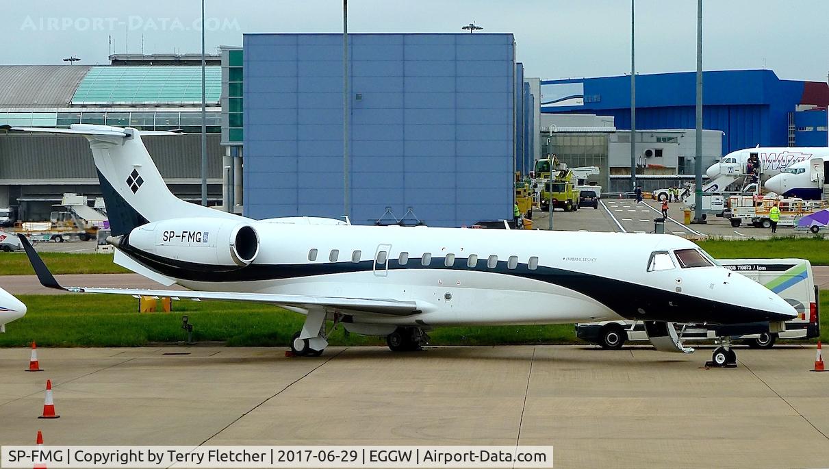 SP-FMG, 2009 Embraer ERJ-135BJ 600 Legacy C/N 14501102, At London Luton