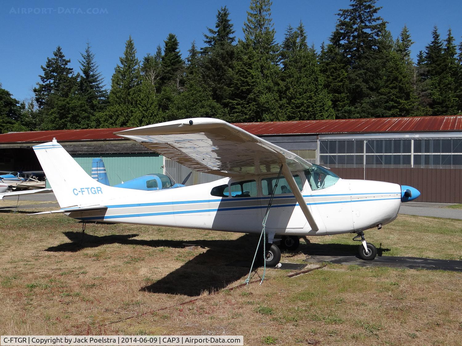 C-FTGR, 1961 Cessna 182D Skylane C/N 18253531, At Sechelt airport BC