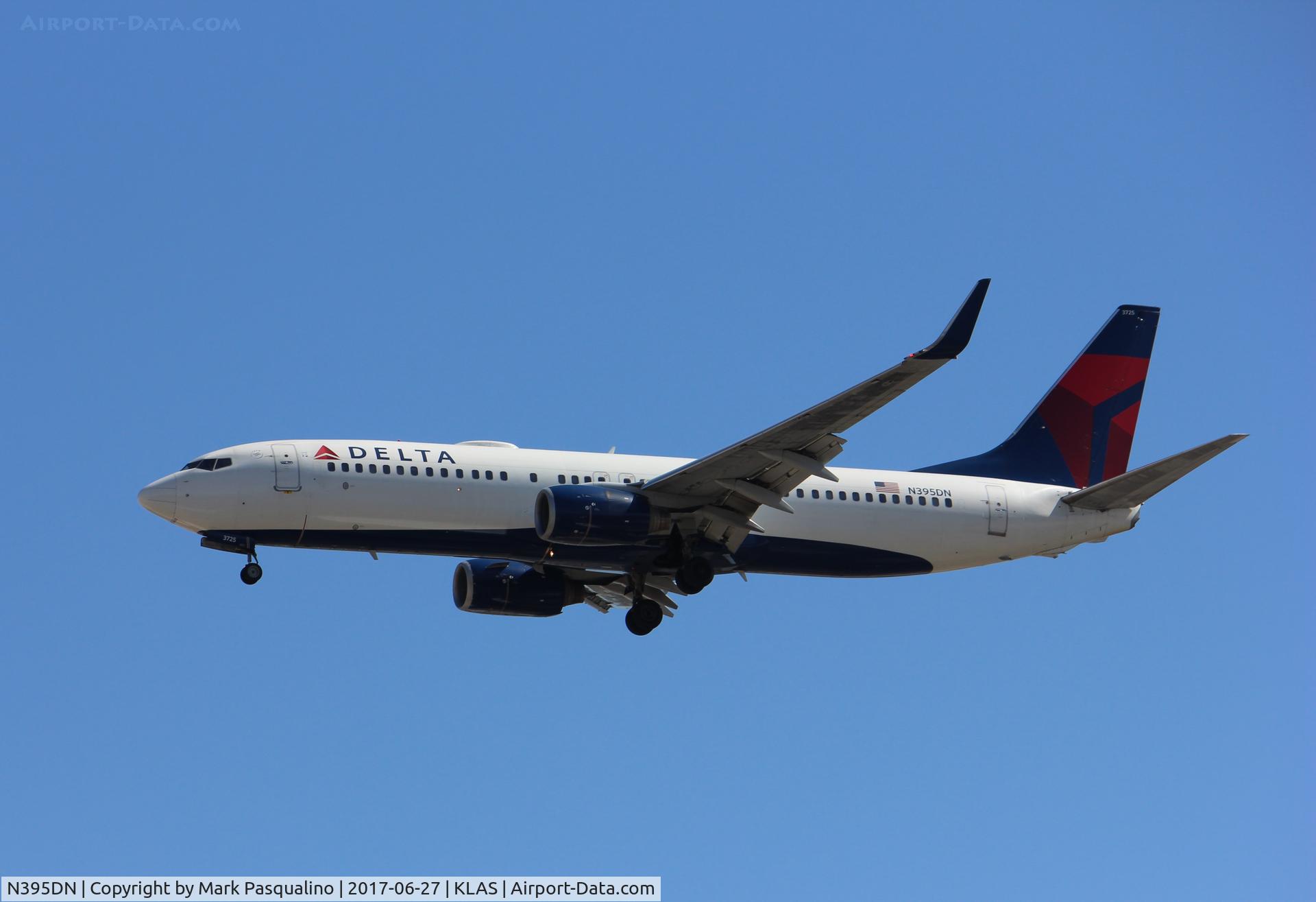 N395DN, 2000 Boeing 737-832 C/N 30773, Boeing 737-800