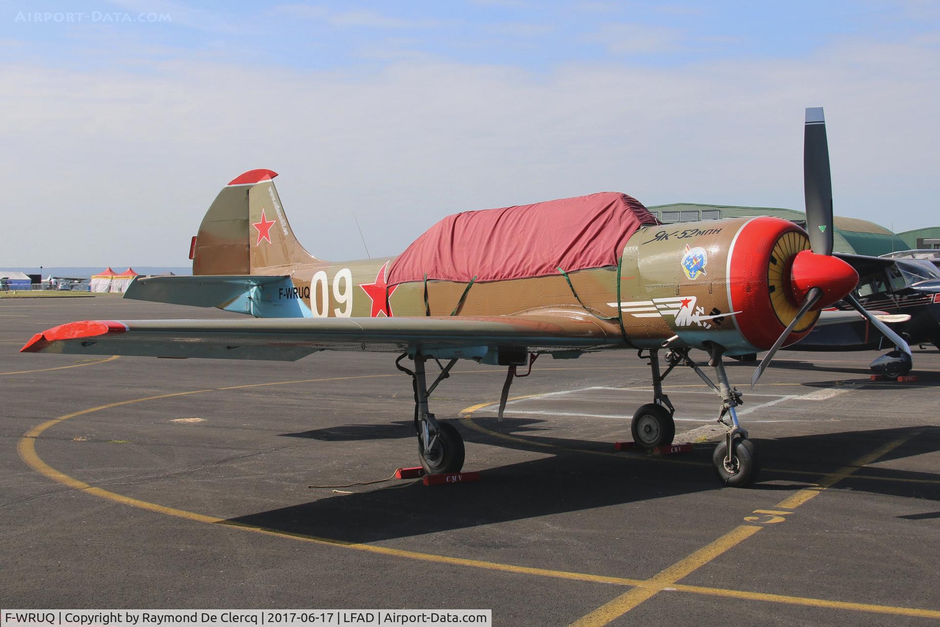 F-WRUQ, Yakovlev Yak-52 C/N 822109, At Compiègne.
