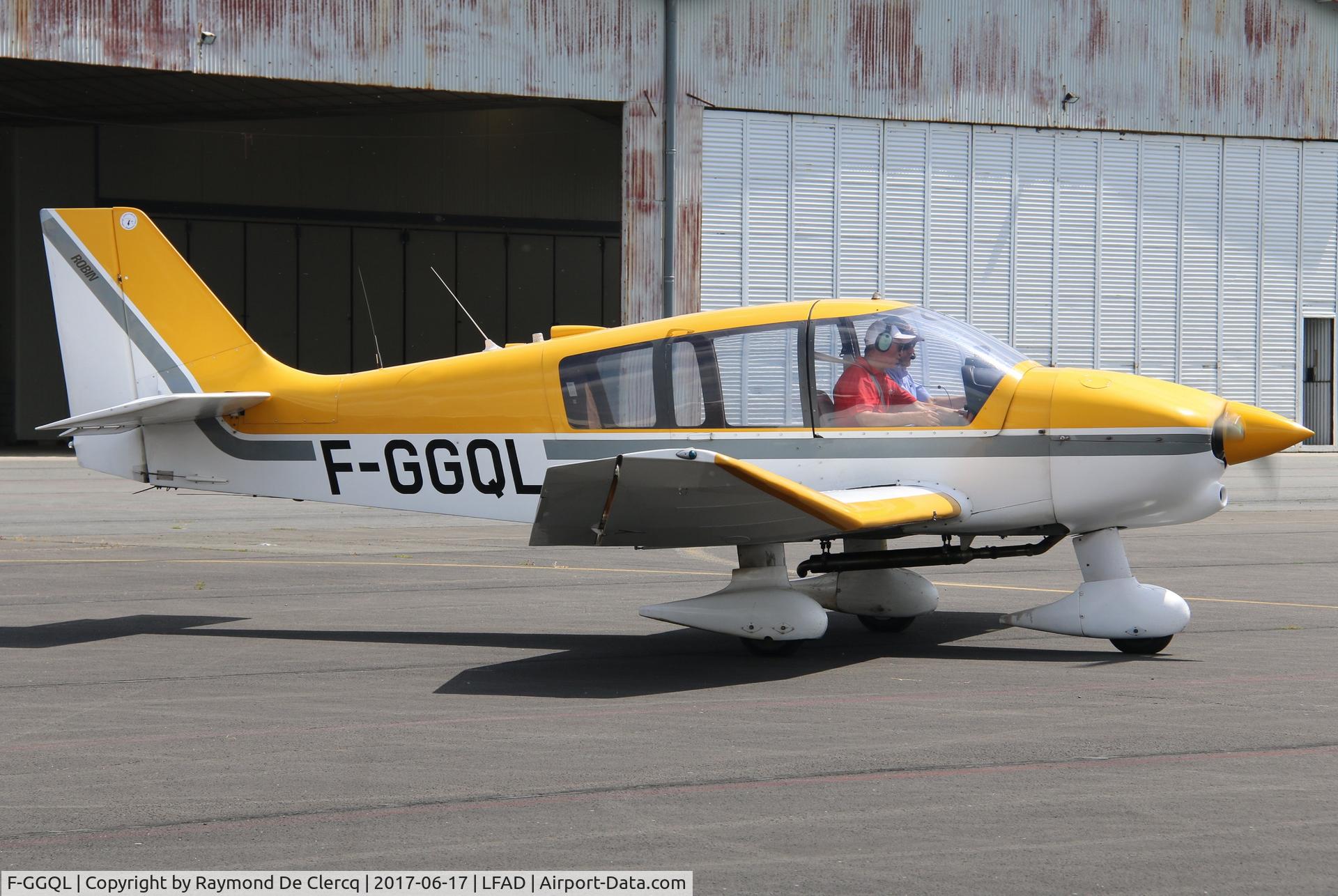 F-GGQL, Robin DR-400-120 C/N 1859, At Compiègne.