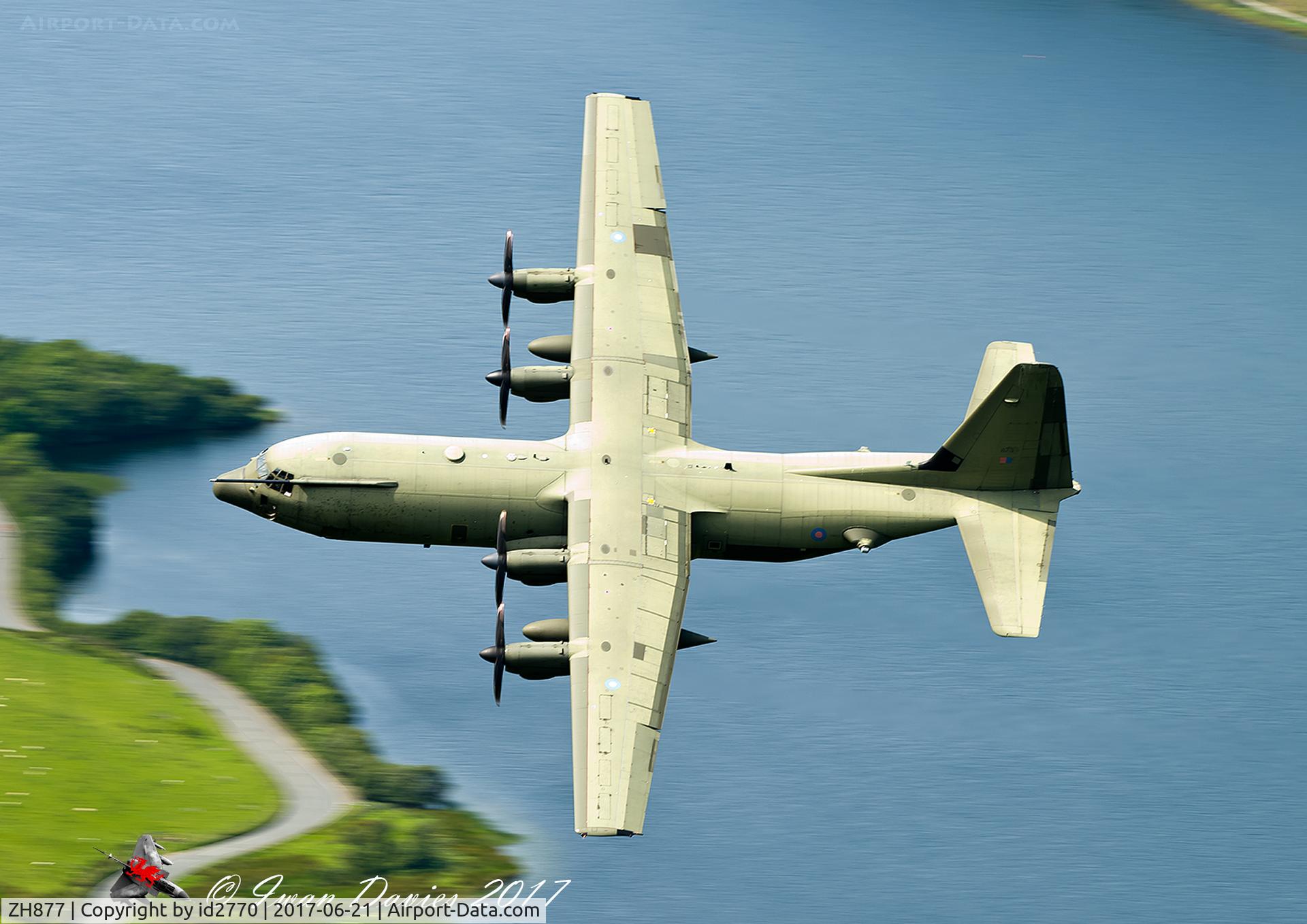 ZH877, 1998 Lockheed Martin C-130J-30 Hercules C.4 C/N 382-5461, C130 over Tal y Llyn lake.