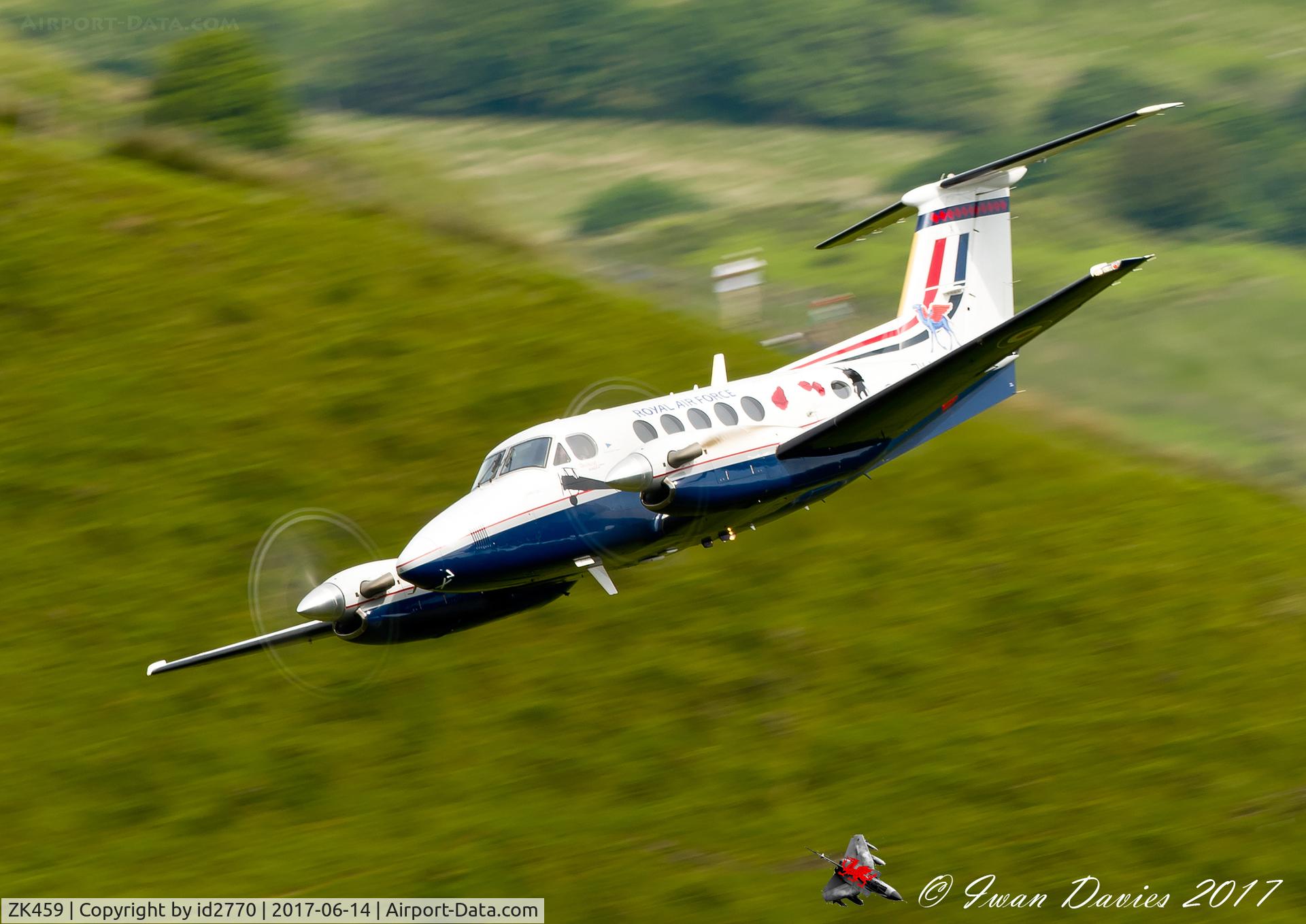 ZK459, 2007 Hawker Beechcraft B200GT King Air C/N BY-36, Approaching Cadair Idris Pass