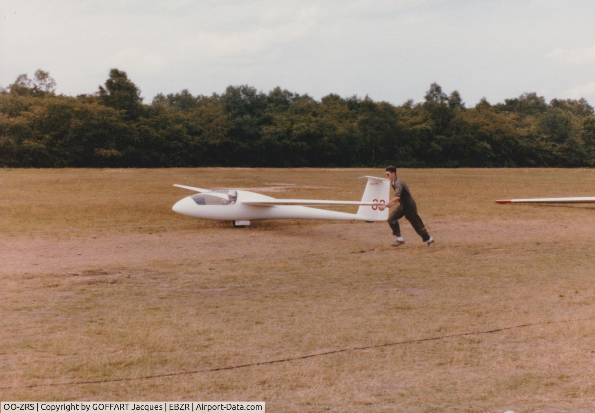 OO-ZRS, 1969 Schempp-Hirth Standard Cirrus C/N 25, OO-ZRS pictures taken in Oostmalle in augustus 1986