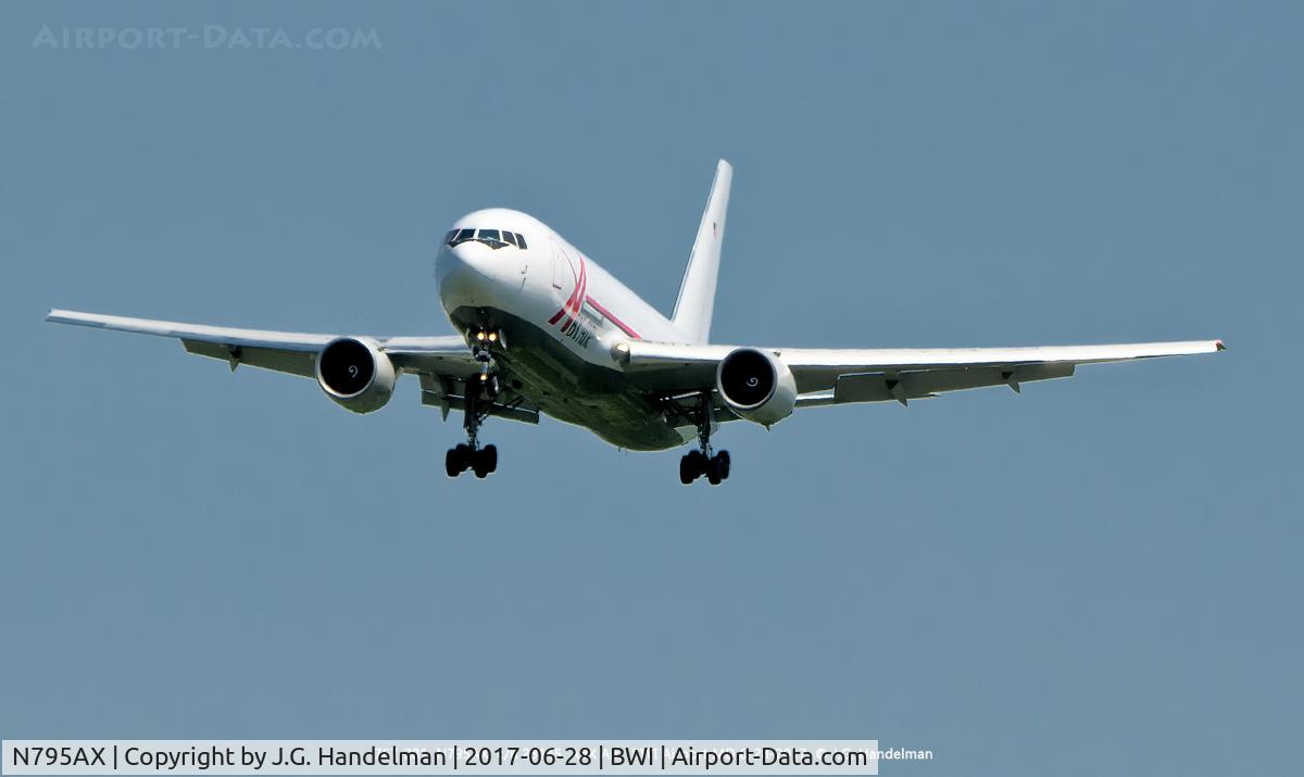 N795AX, 1985 Boeing 767-281 C/N 23145, Approach to 33L.