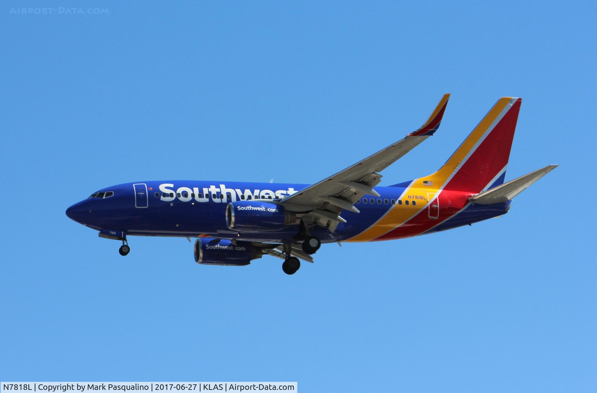 N7818L, 1999 Boeing 737-76N C/N 28609, Boeing 737-700