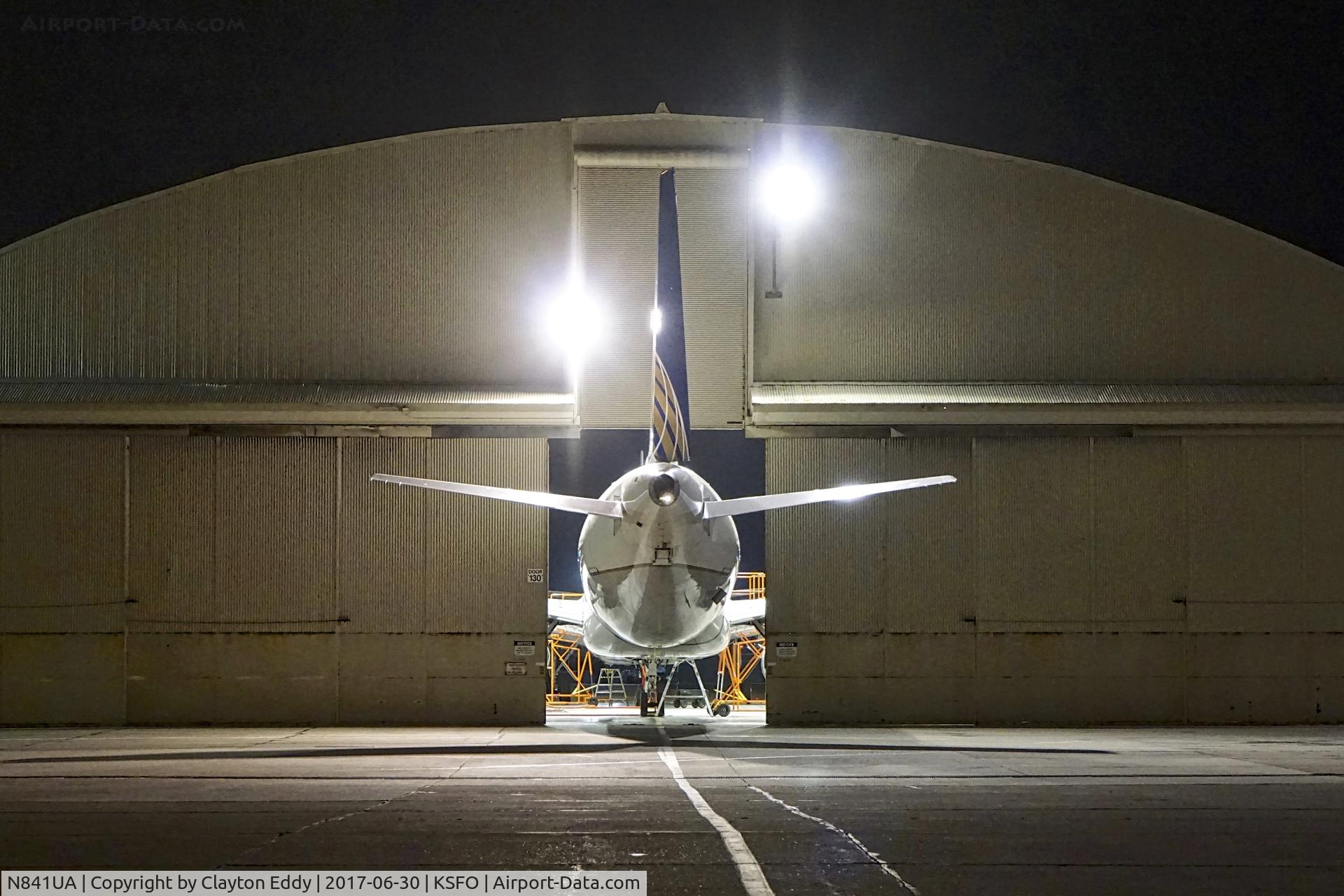N841UA, 2001 Airbus A319-131 C/N 1545, Old B-29 hangar at SFO. 2017.