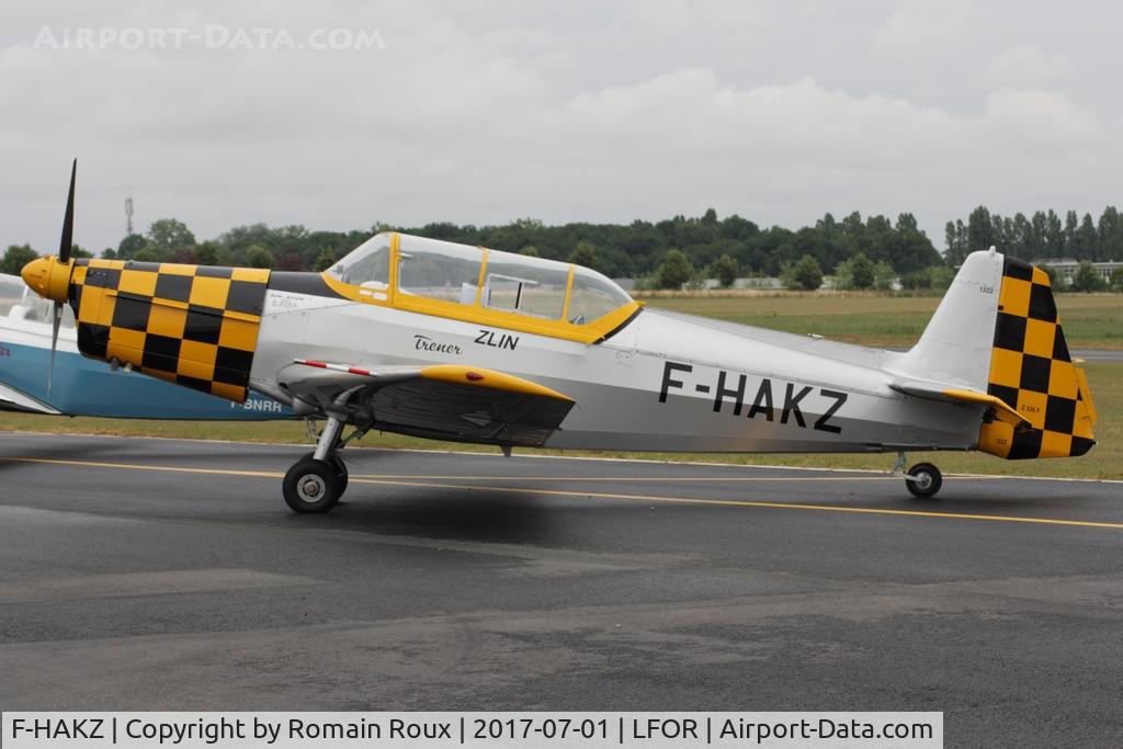 F-HAKZ, Zlin Z-526 Trener Master C/N 1322, Parked