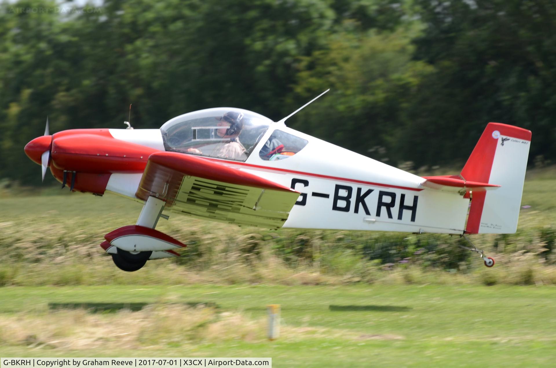 G-BKRH, 1988 Brugger MB-2 Colibri C/N PFA 043-10150, Landing at Northrepps.