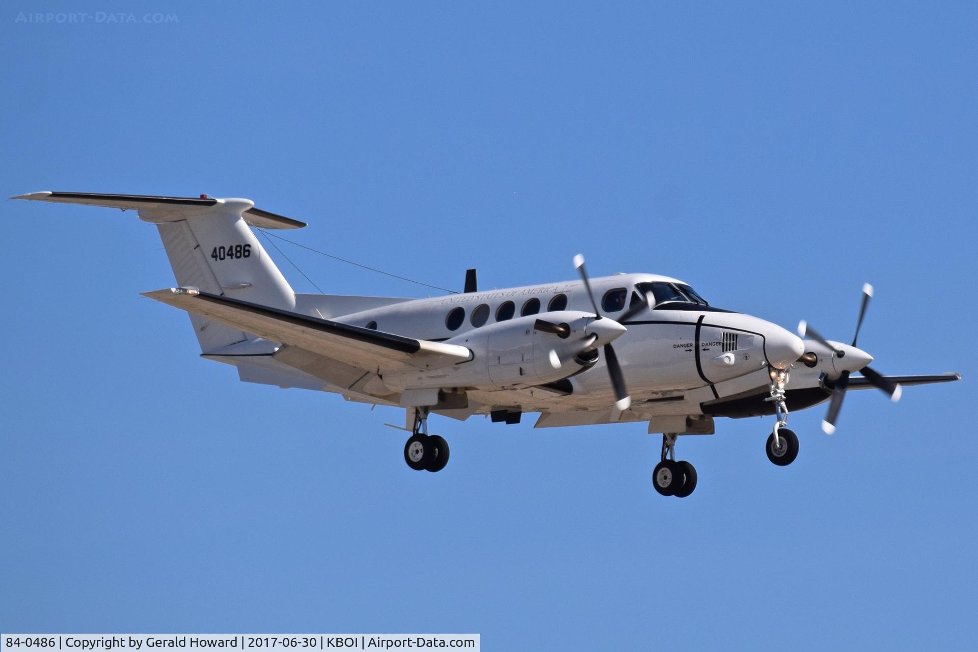 84-0486, 1984 Beech C-12F Huron C/N BL-120, On approach for RWY 10R.
