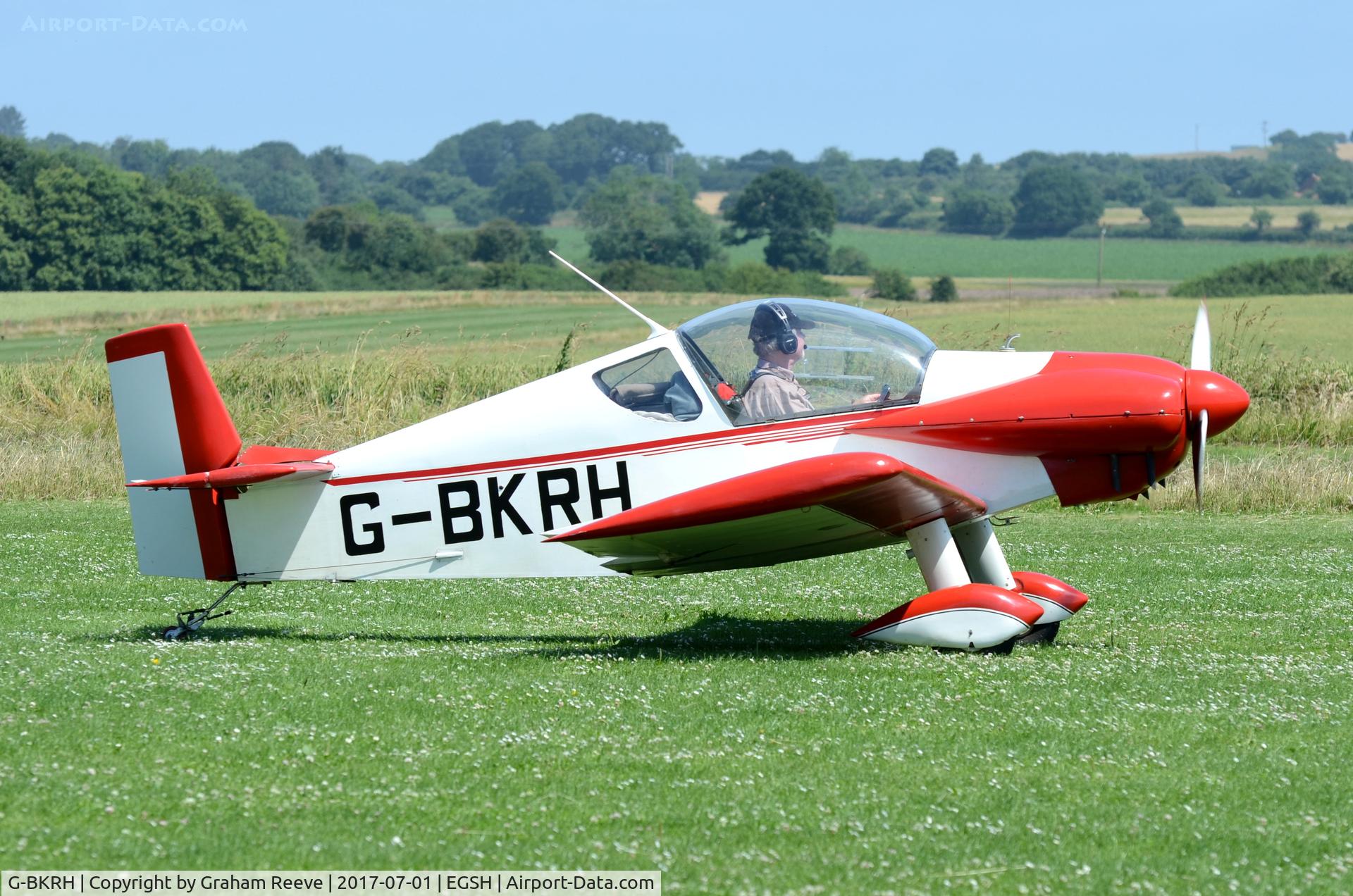 G-BKRH, 1988 Brugger MB-2 Colibri C/N PFA 043-10150, About to depart from Northrepps.