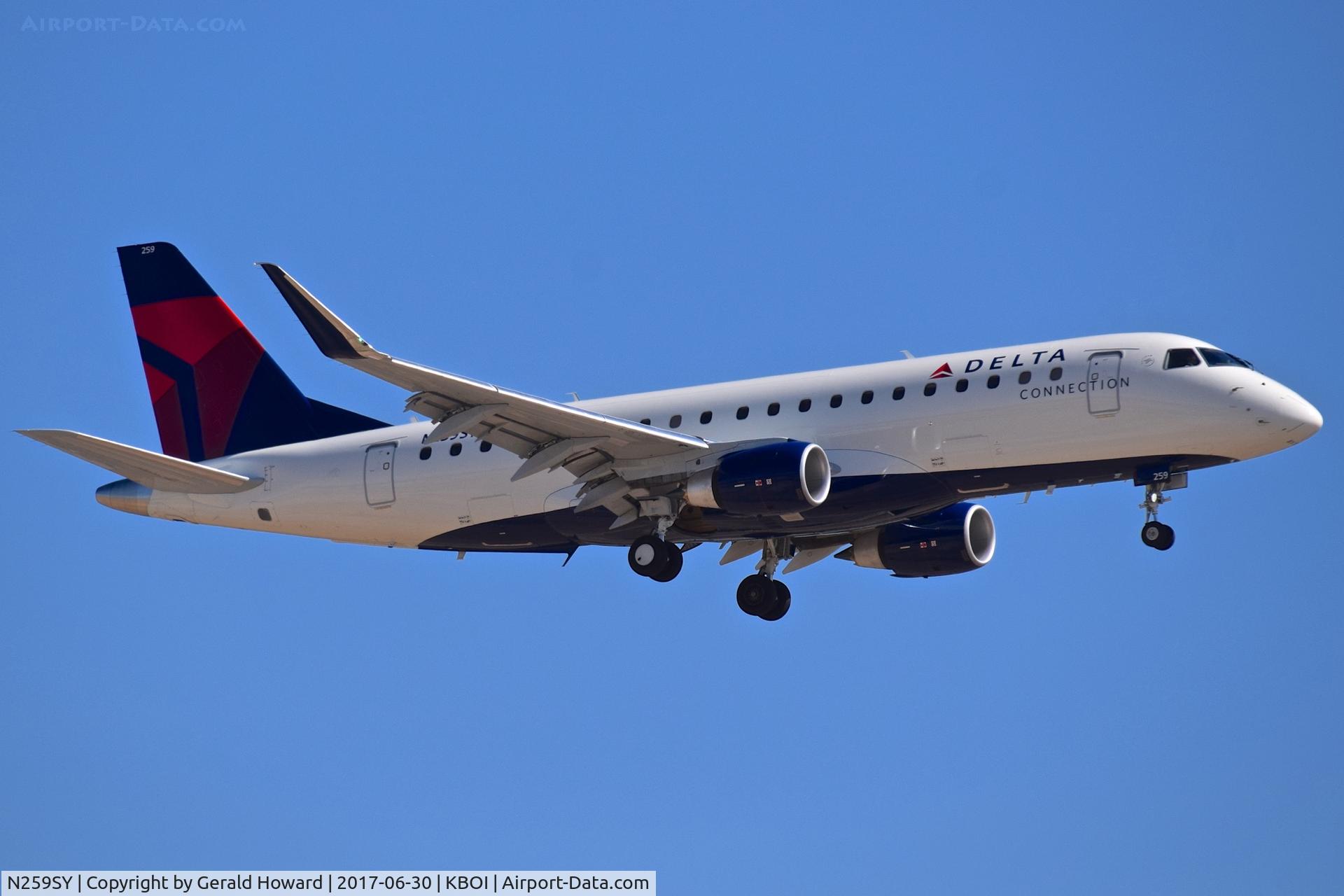 N259SY, 2017 Embraer 175LR (ERJ-170-200LR) C/N 17000656, On final for RWY 10L.