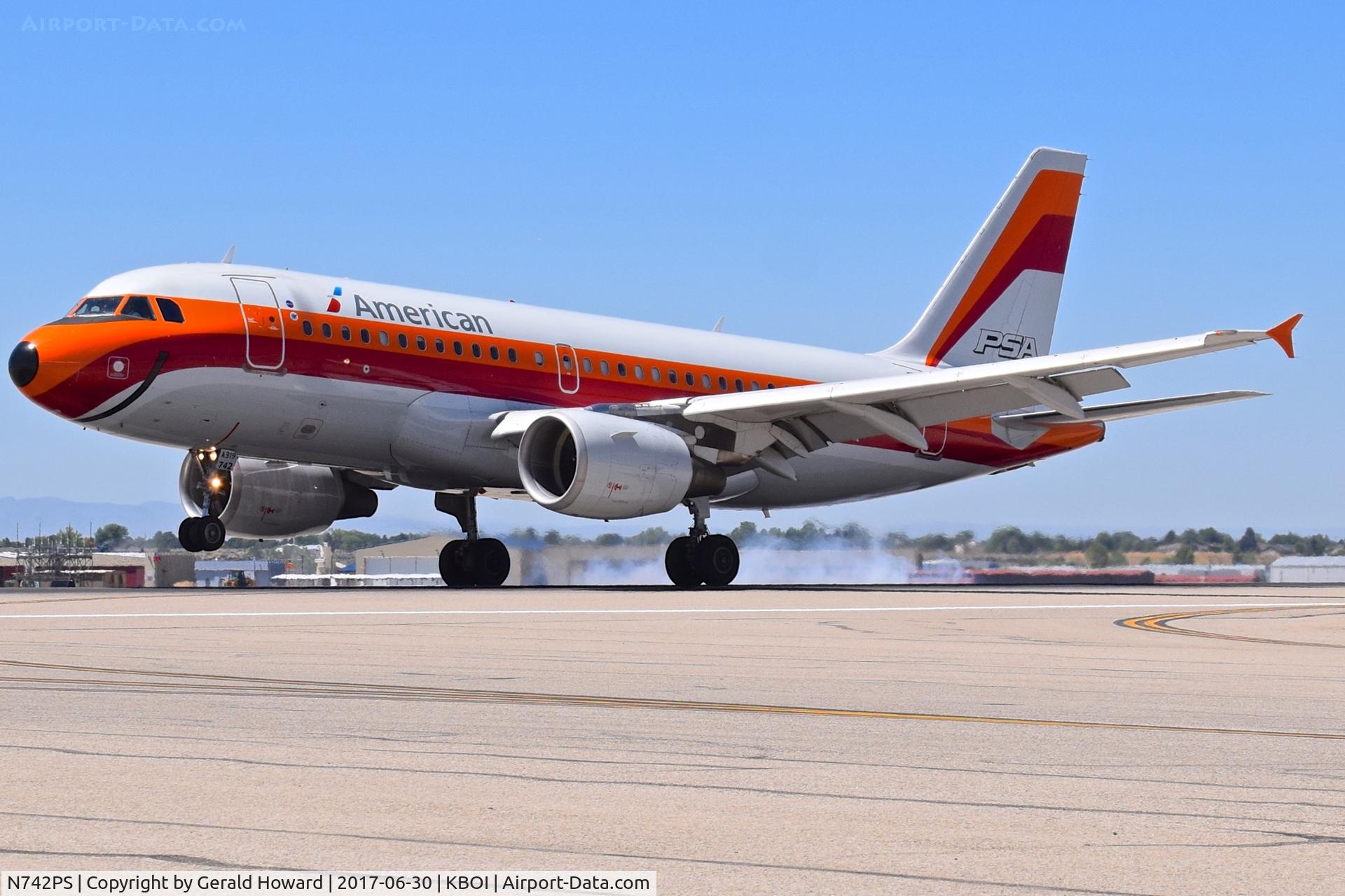 N742PS, 2000 Airbus A319-112 C/N 1275, Touching down on RWY 10L.