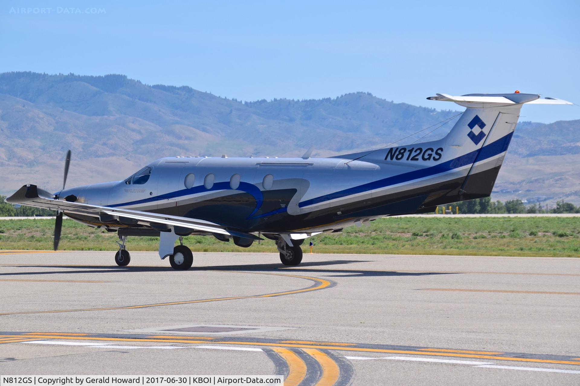 N812GS, 2008 Pilatus PC-12/47E C/N 1086, On Juliet awaiting clearance for RWY 10R.