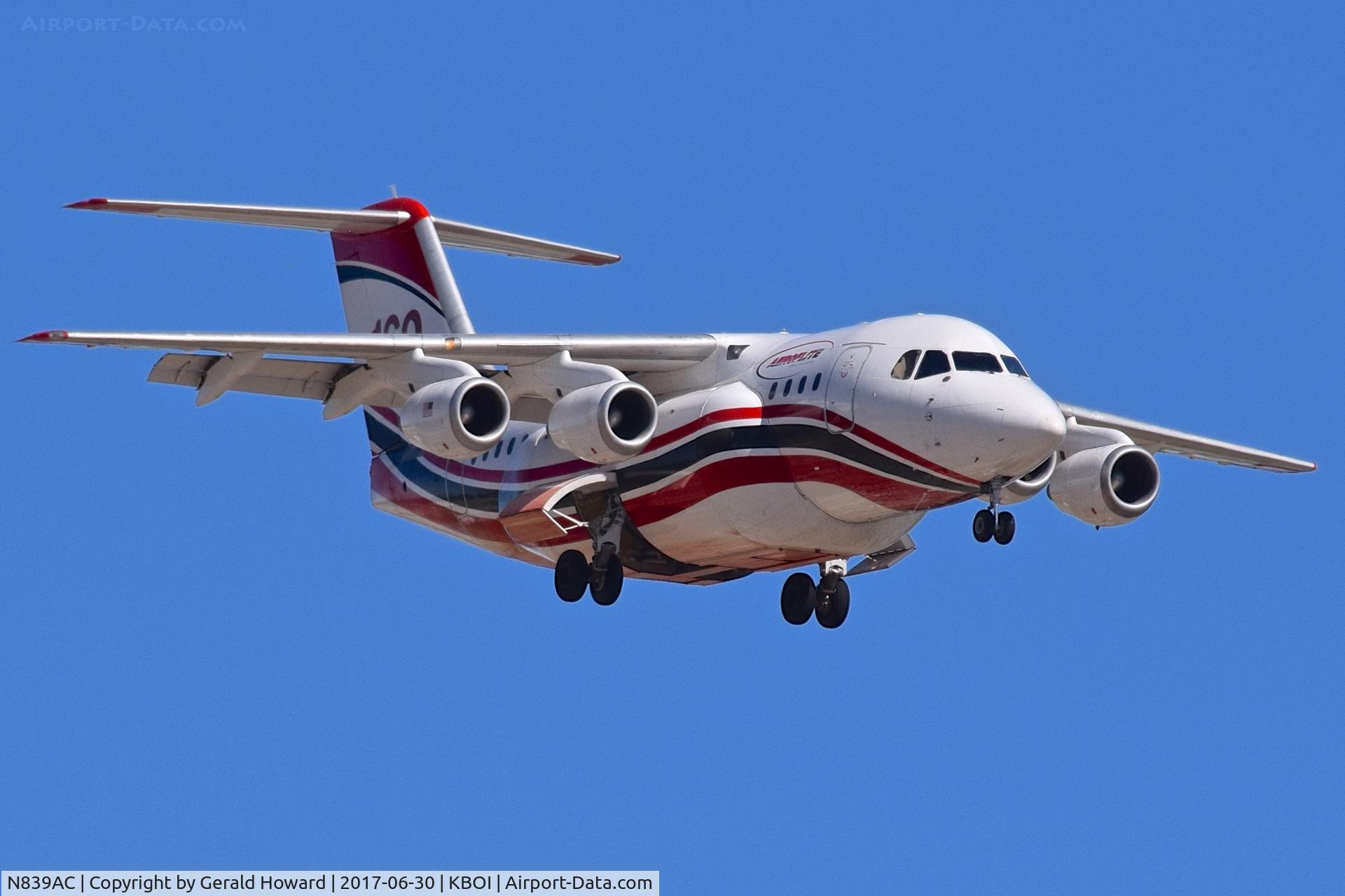 N839AC, 1995 British Aerospace Avro 146-RJ85A C/N E2270, On approach for RWY 10L.