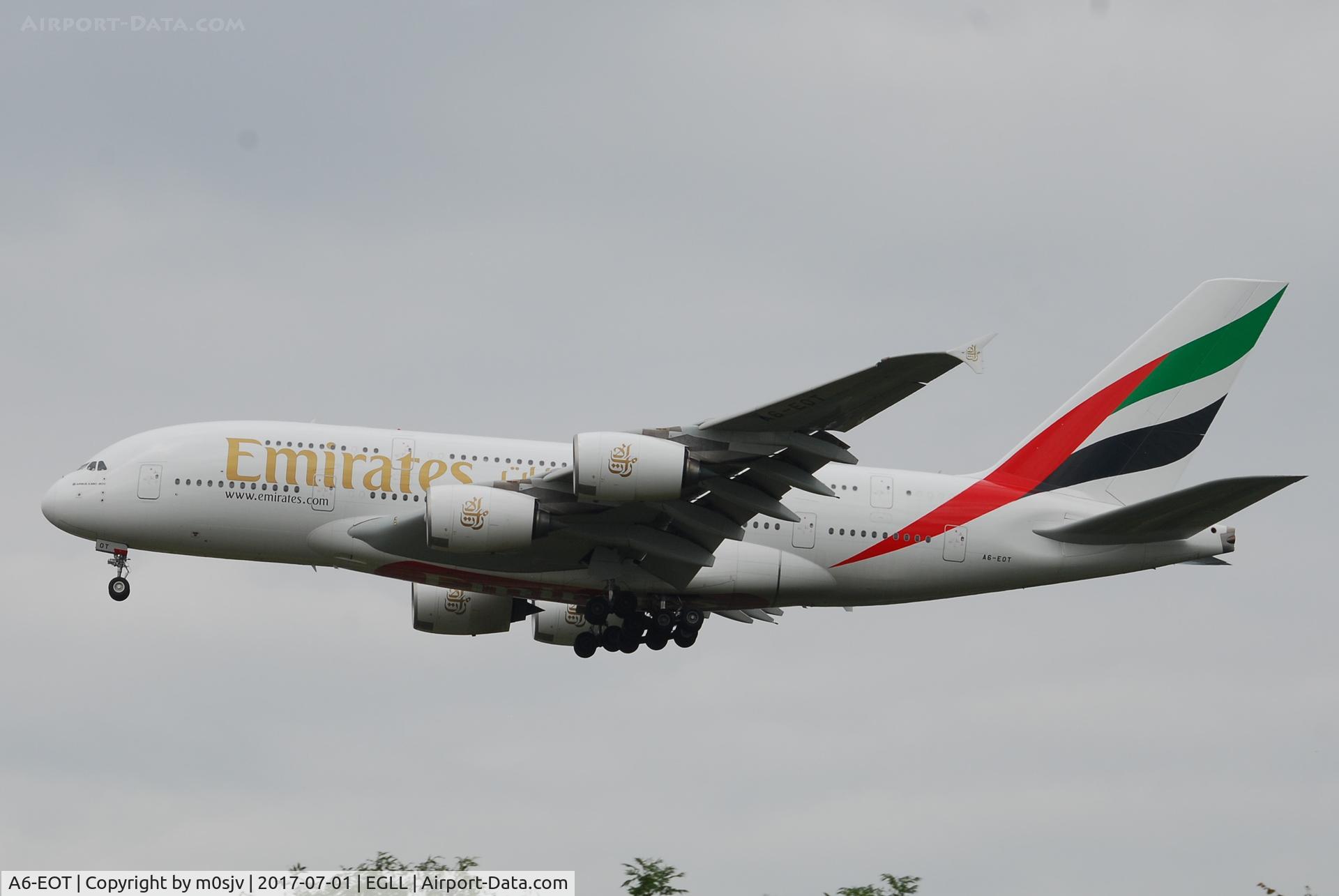 A6-EOT, 2015 Airbus A380-861 C/N 204, Landing at EGLL 27R