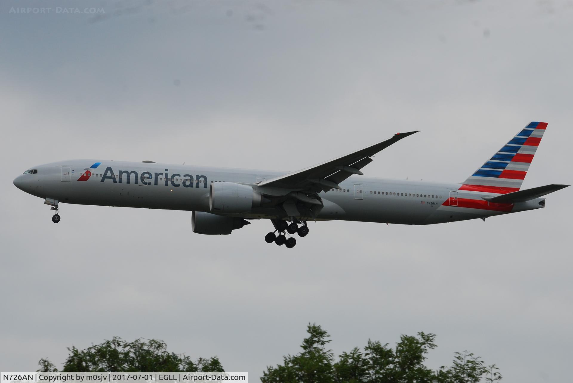 N726AN, 2013 Boeing 777-323/ER C/N 31550, Landing at EGLL 27R