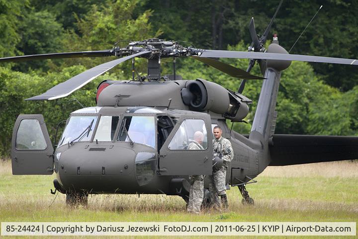 85-24424, Sikorsky UH-60A Black Hawk C/N 70-903, UH-60A Blackhawk 85-24424 from 1126th AVN Quonset Point ANGS, RI