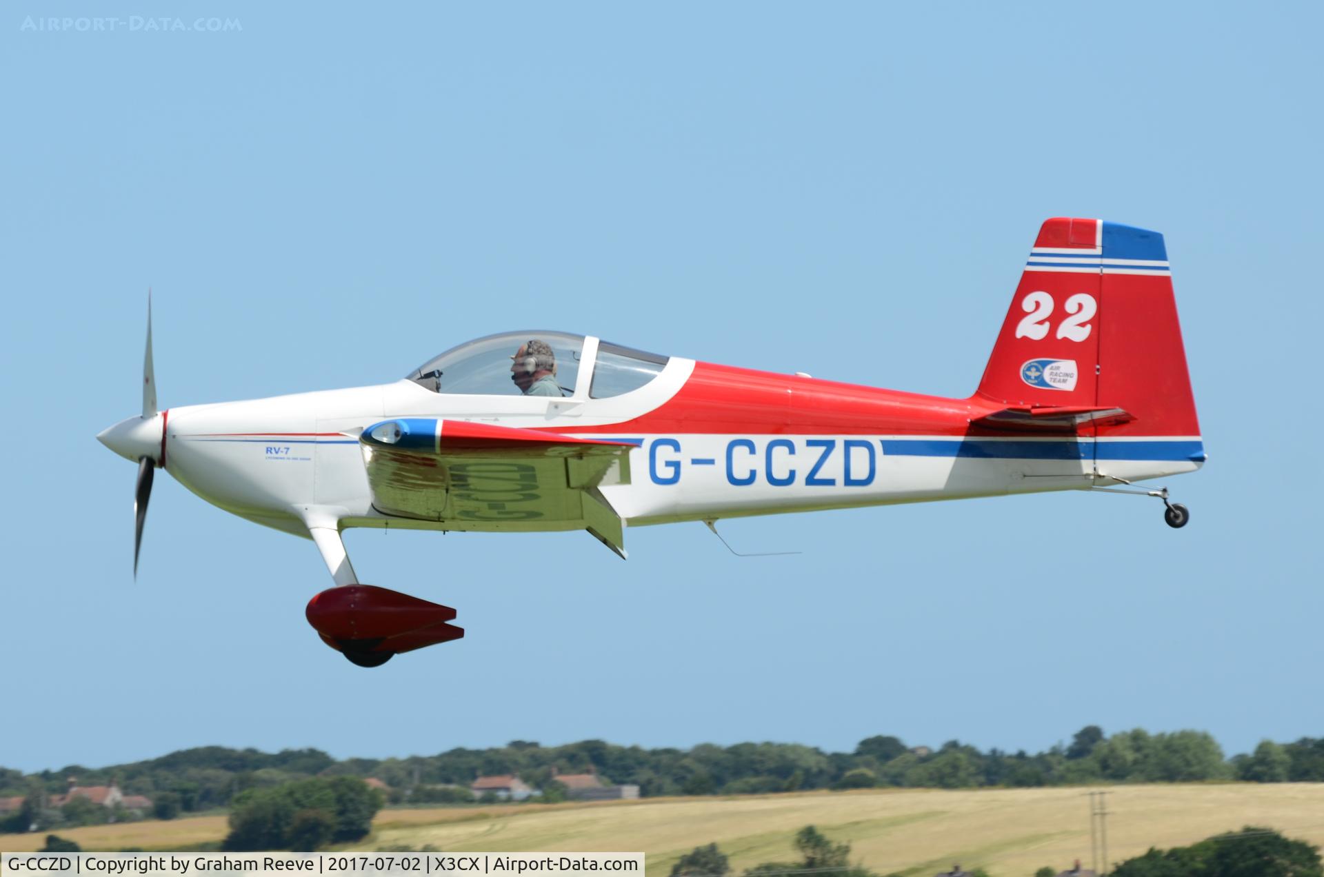 G-CCZD, 2004 Vans RV-7 C/N PFA 323-14087, Landing at Northrepps.