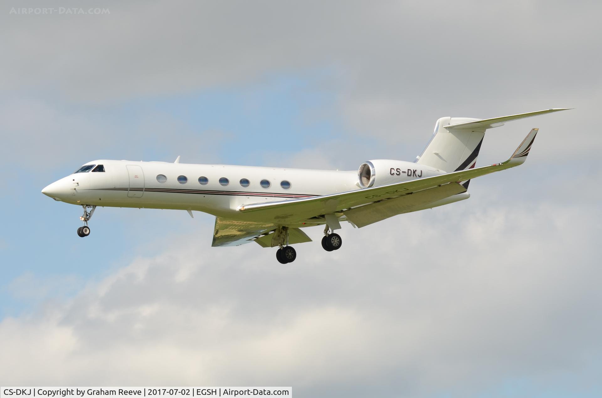 CS-DKJ, 2008 Gulfstream Aerospace V-SP G550 C/N 5174, Landing at Norwich.