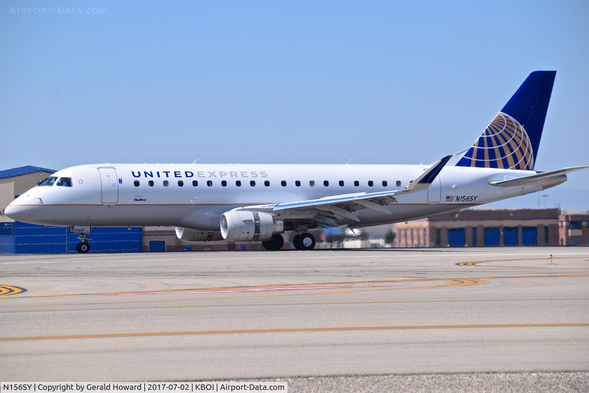 N156SY, 2016 Embraer 175LR (ERJ-170-200LR) C/N 17000557, Landing roll out on RWY 10L.