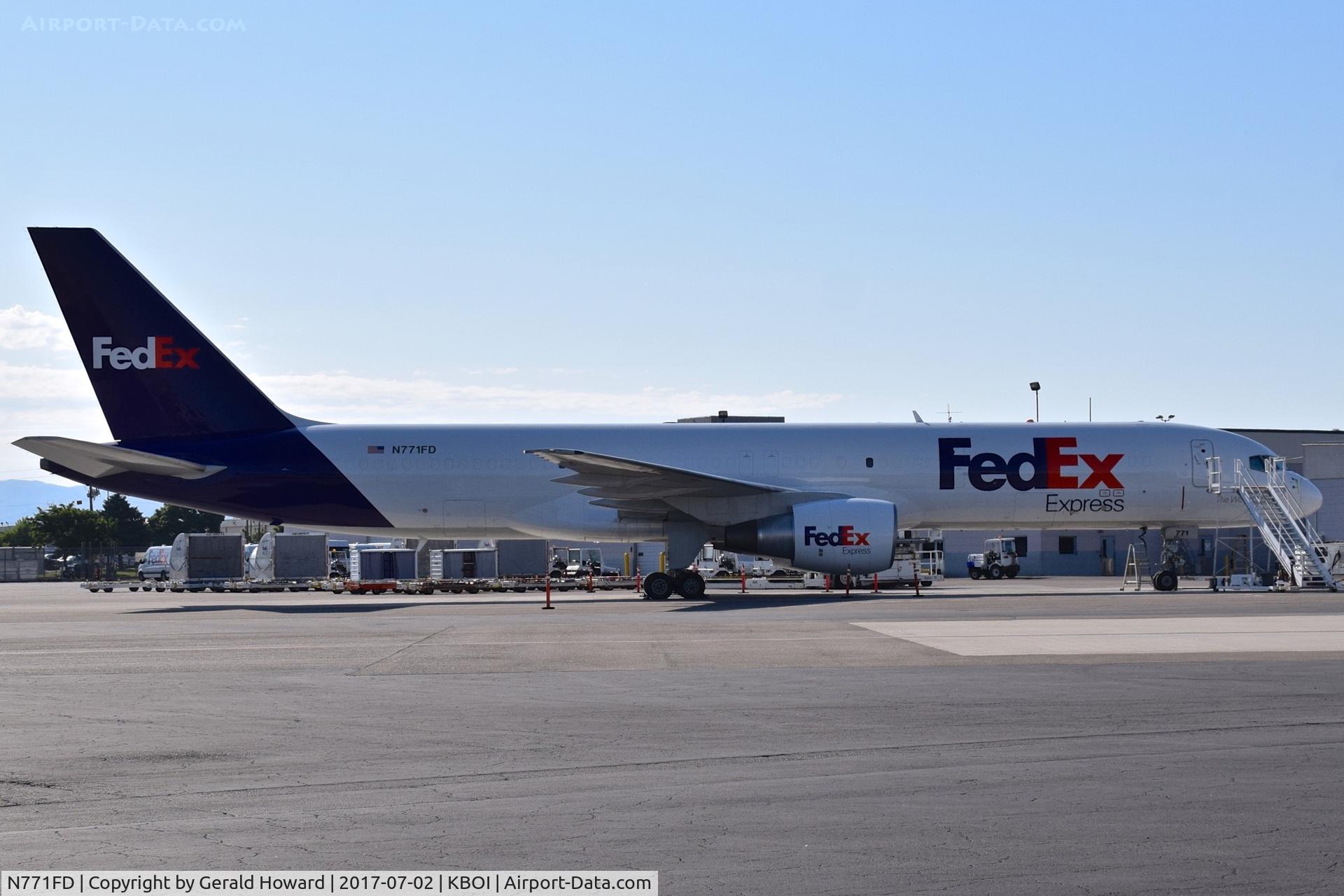 N771FD, 1990 Boeing 757-222 C/N 24799, parked on the FedEx ramp.