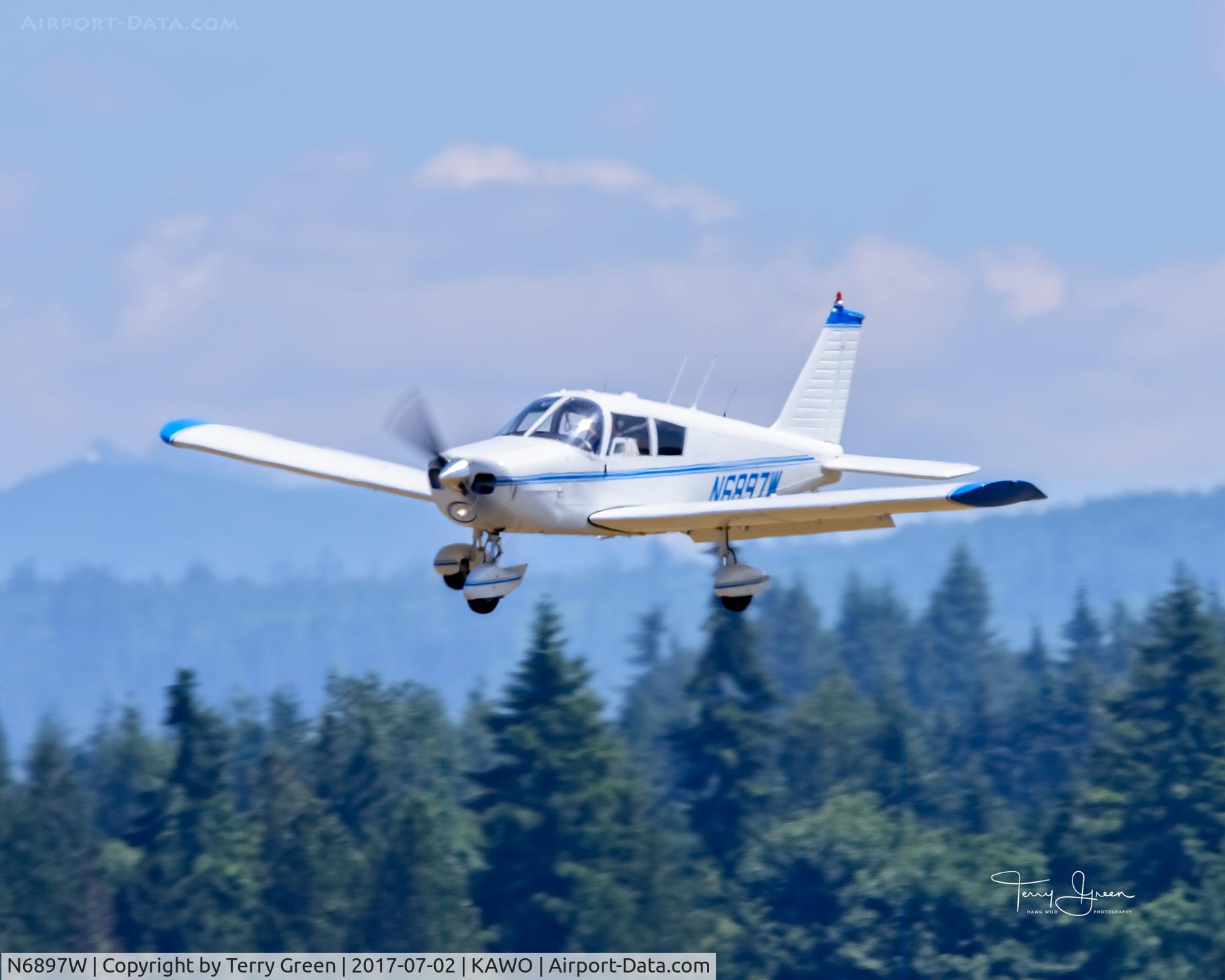 N6897W, 1965 Piper PA-28-140 Cherokee C/N 28-21059, KAWO