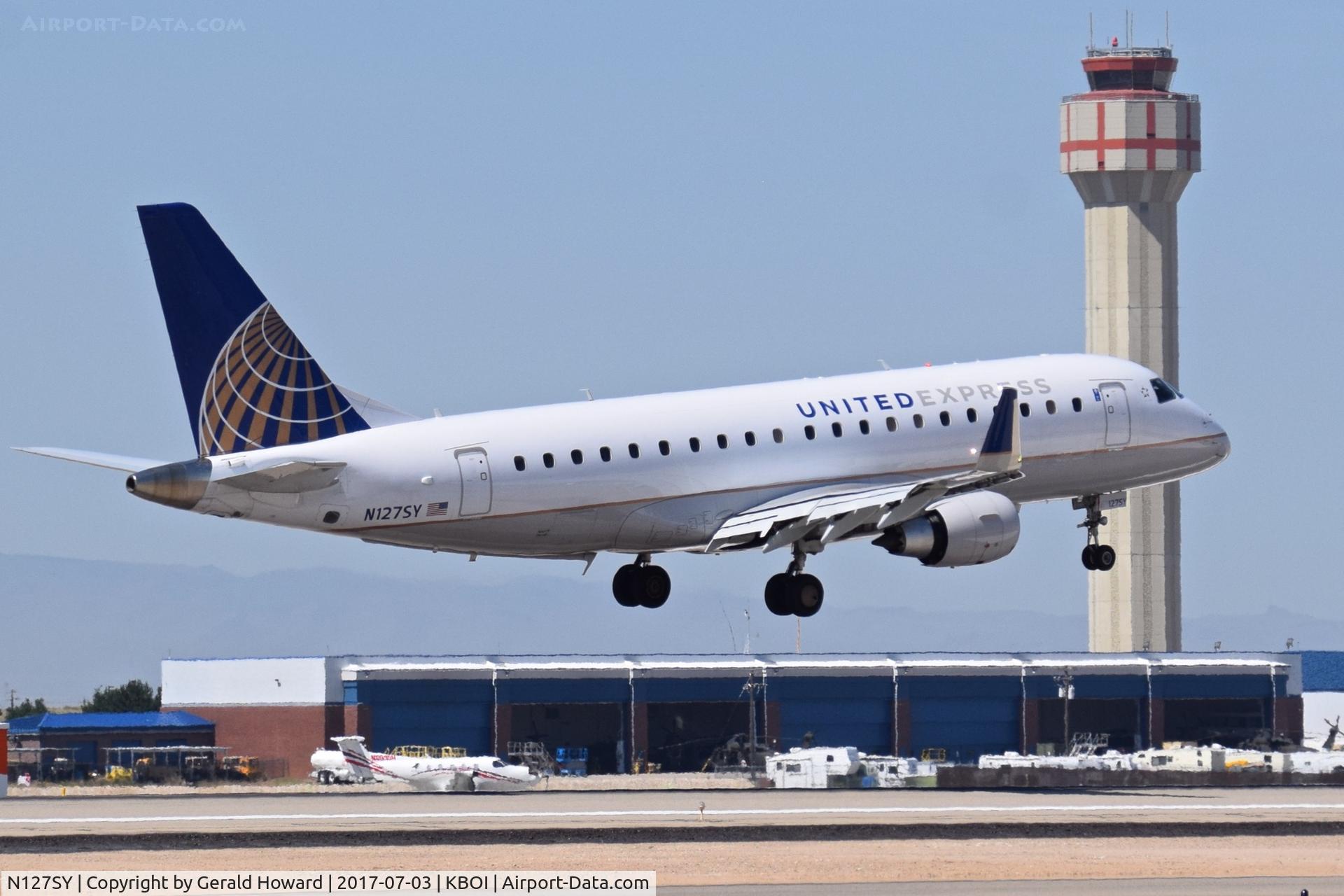 N127SY, 2014 Embraer 175LR (ERJ-170-200LR) C/N 17000441, Landing RWY 28R.