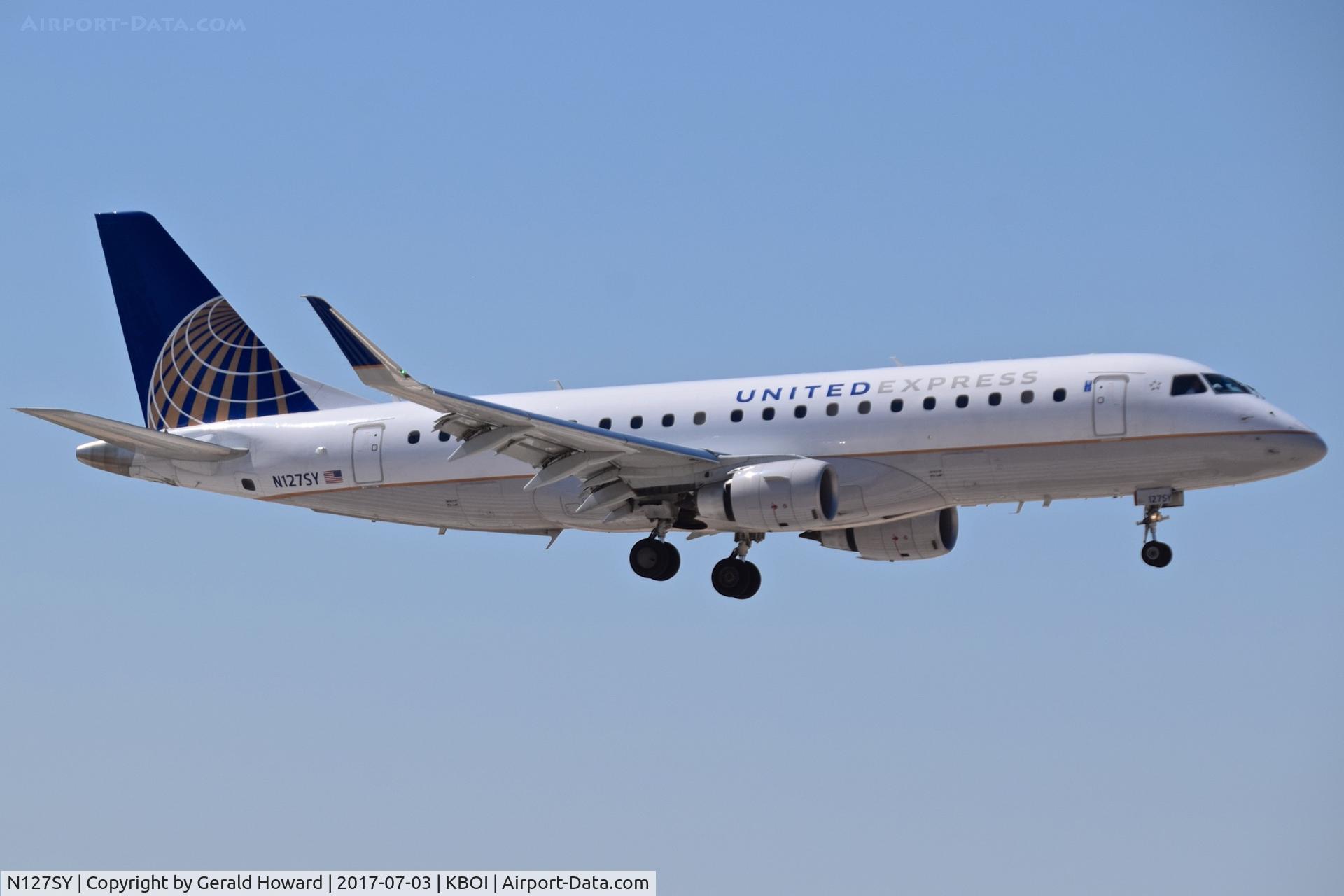 N127SY, 2014 Embraer 175LR (ERJ-170-200LR) C/N 17000441, Landing RWY 28R.