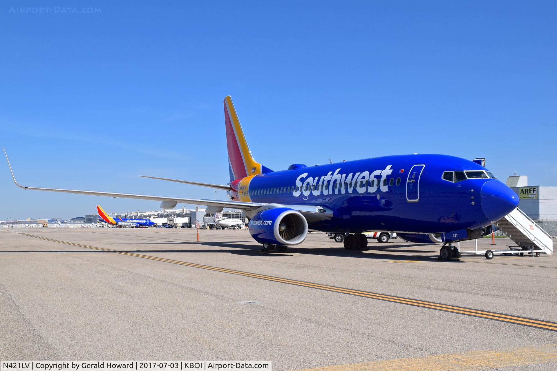 N421LV, 2001 Boeing 737-7H4 C/N 32452, Parked on a remote spot for repair.