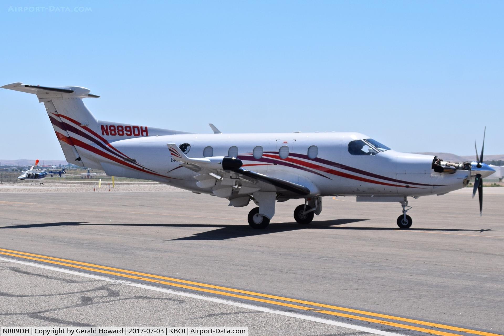N889DH, 1999 Pilatus PC-12/45 C/N 298, Maintenance run up.