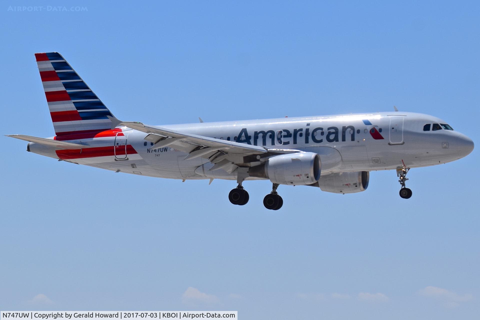 N747UW, 2000 Airbus A319-112 C/N 1301, Approach to RWY 28R.