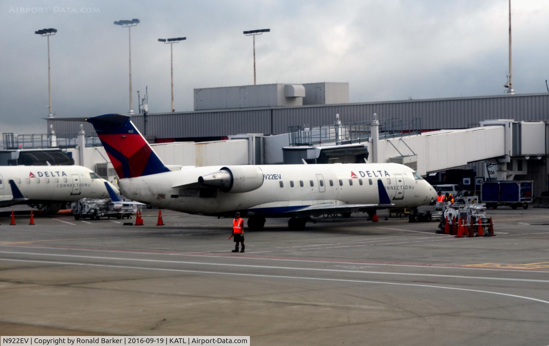 N922EV, 2003 Bombardier CRJ-200ER (CL-600-2B19) C/N 7822, Atlanta