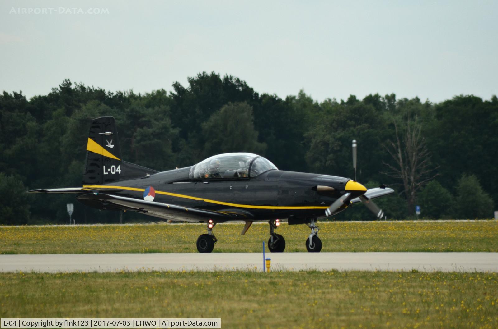 L-04, 1988 Pilatus PC-7 Turbo Trainer C/N 541, PC7