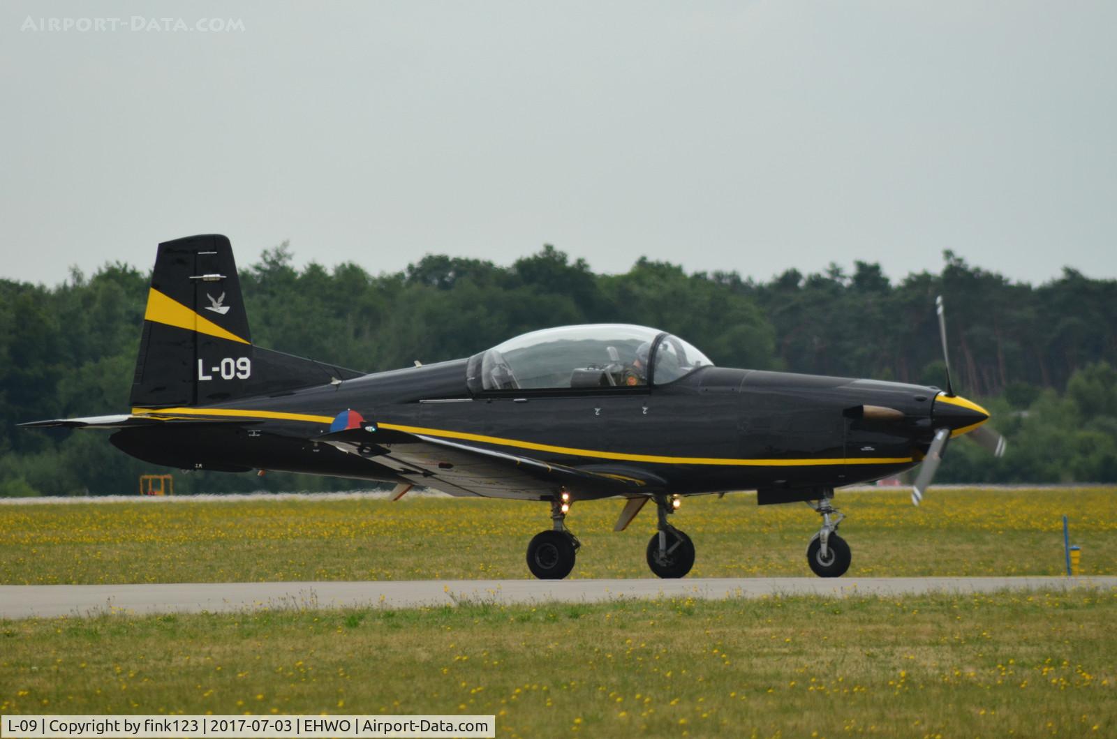 L-09, 1988 Pilatus PC-7 Turbo Trainer C/N 546, PC7
