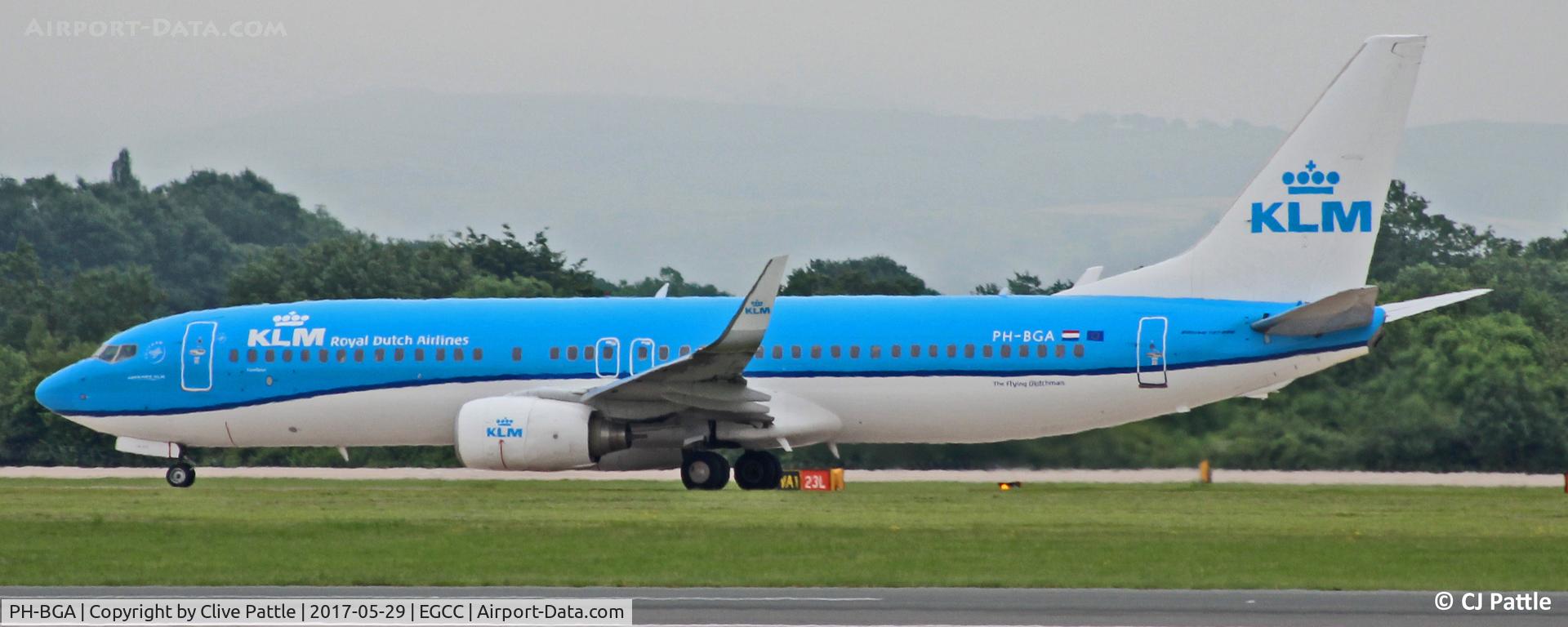 PH-BGA, 2008 Boeing 737-8K2 C/N 37593, Manchester departure