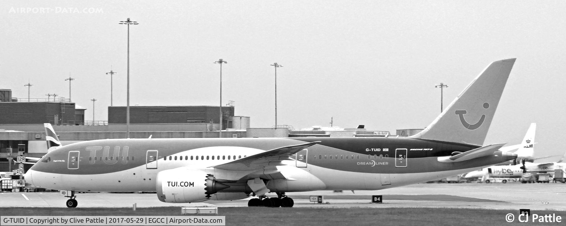 G-TUID, 2013 Boeing 787-8 Dreamliner C/N 36424, Taxy at Manchester EGCC
