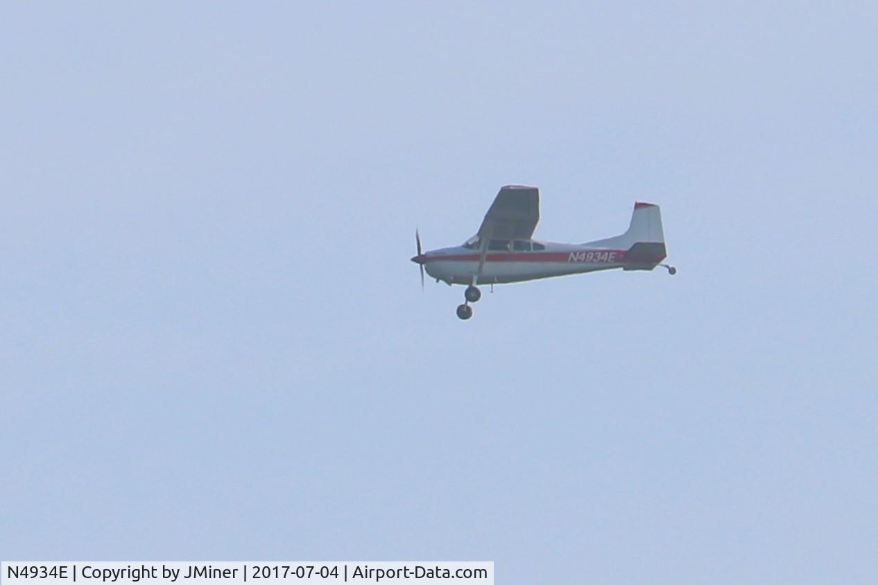 N4934E, 1979 Cessna A185F Skywagon 185 C/N 18503912, Flying over Sleepy Hollow, IL.