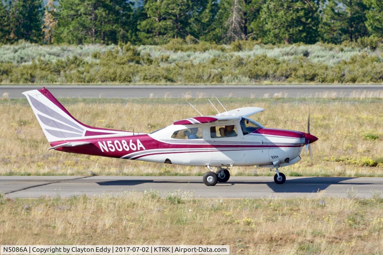 N5086A, Cessna T210N Turbo Centurion C/N 21063263, Truckee Airport California 2017