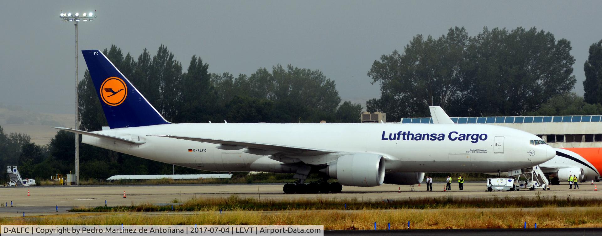 D-ALFC, 2014 Boeing 777-FBT C/N 41676, Foronda - Vitoria-Gasteiz - España