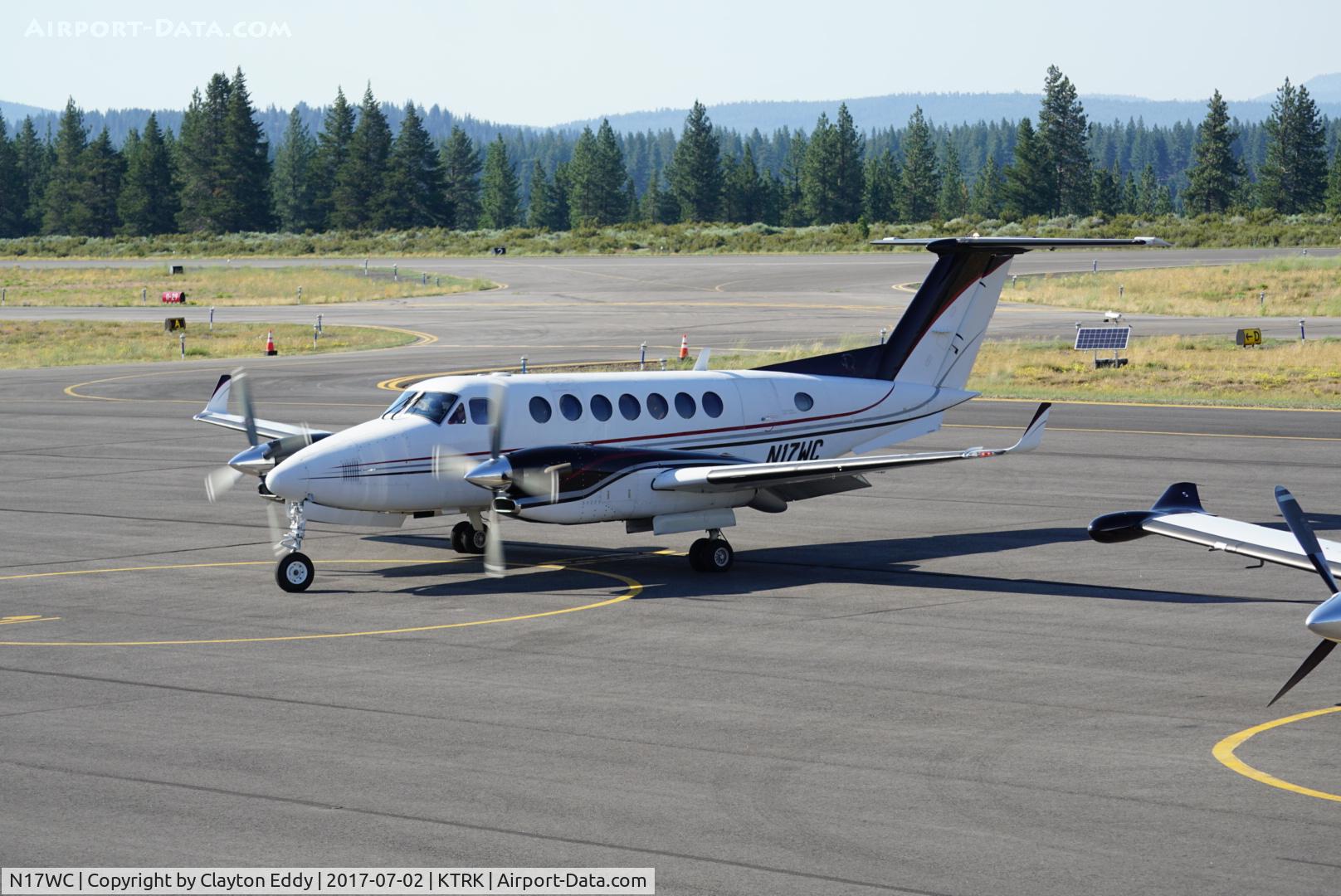N17WC, 1997 Raytheon Aircraft Company B300 C/N FL-168, Truckee Airport California 2017.