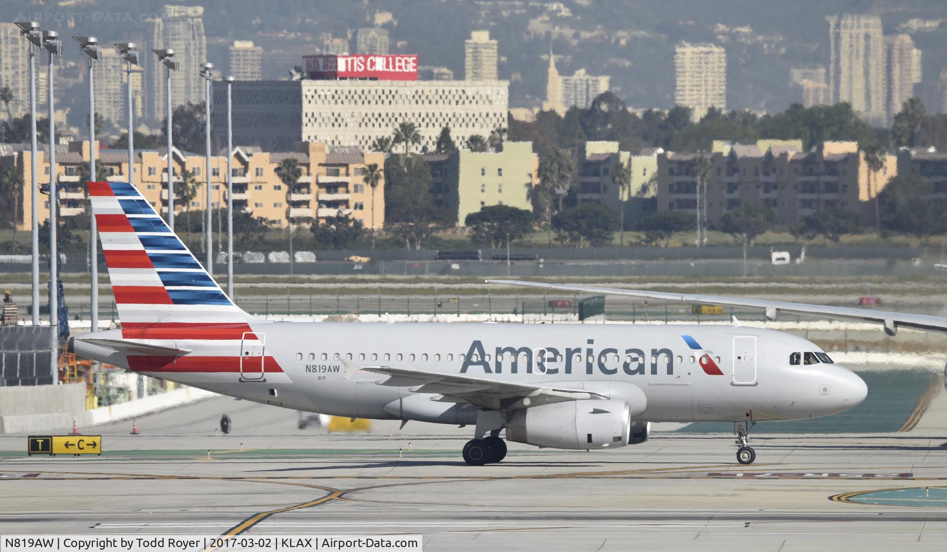 N819AW, 2000 Airbus A319-132 C/N 1395, Taxiing to gate at LAX