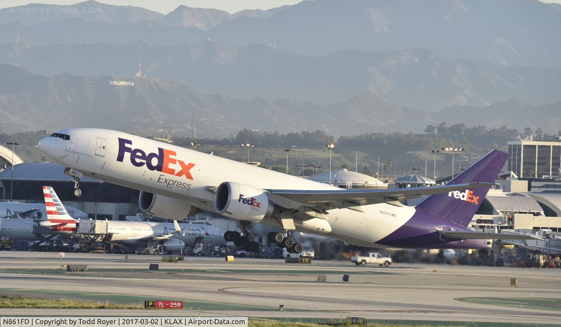 N861FD, 2011 Boeing 777-FS2 C/N 37732, Departing LAX