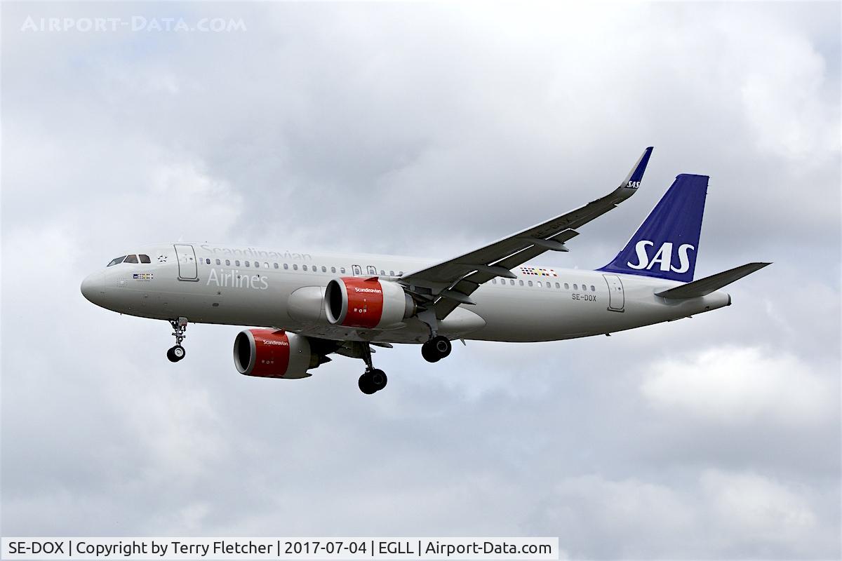 SE-DOX, 2017 Airbus A320-251N C/N 7489, On approach to London Heathrow