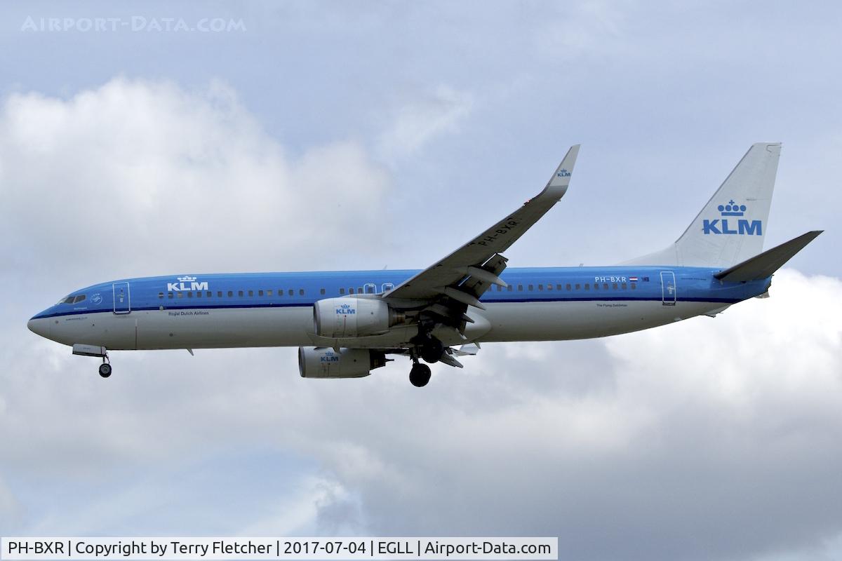PH-BXR, 2001 Boeing 737-9K2 C/N 29601, On approach to London Heathrow