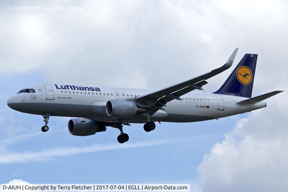 D-AIUH, 2014 Airbus A320-214 C/N 6225, On approach to London Heathrow