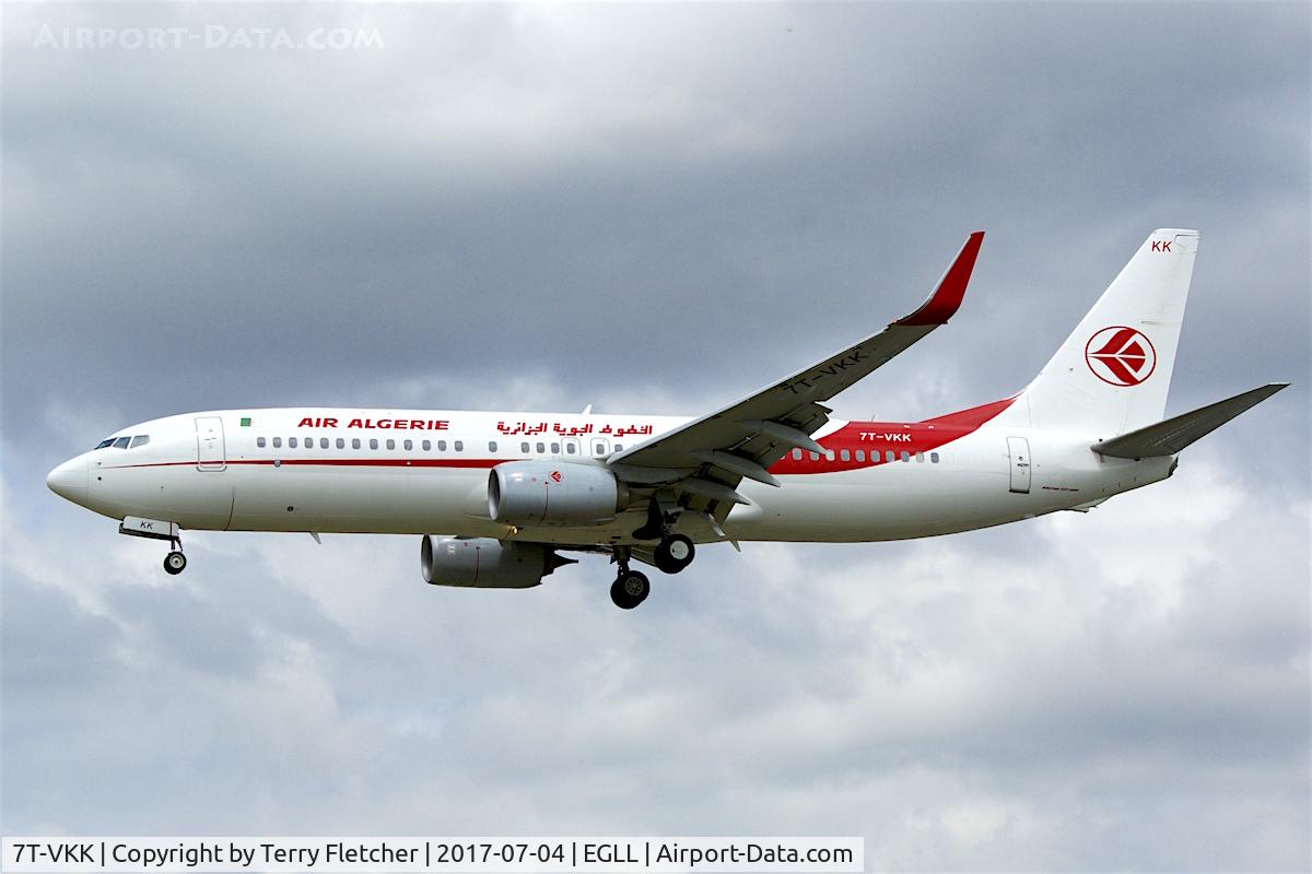 7T-VKK, 2015 Boeing 737-8D6 C/N 60747, On approach to London Heathrow