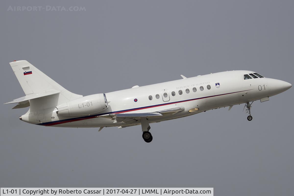 L1-01, 2003 Dassault Falcon 2000EX C/N 15, Runway 13