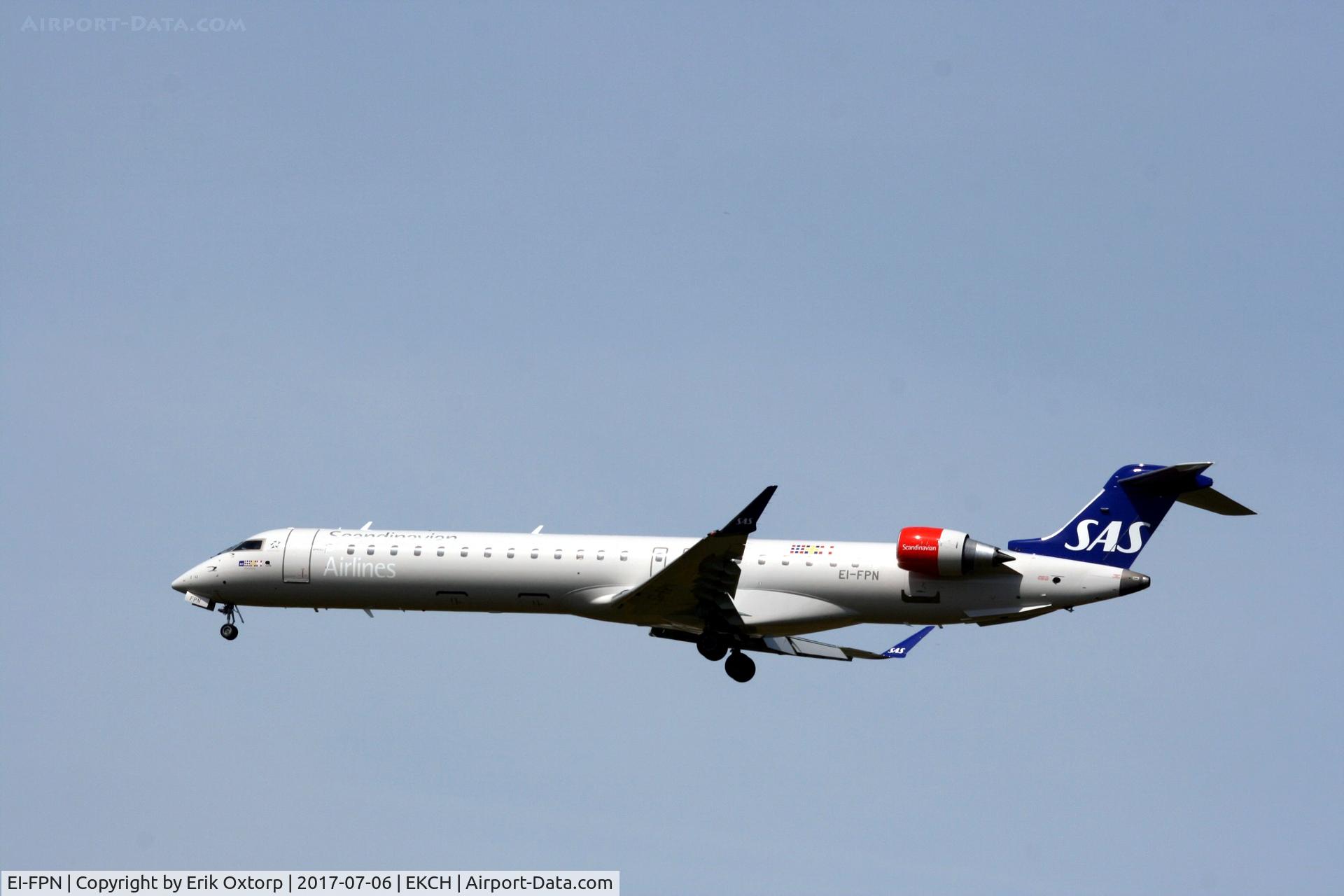 EI-FPN, 2017 Bombardier CRJ-900 (CL-600-2D24) C/N 15433, EI-FPN landing rw 22L